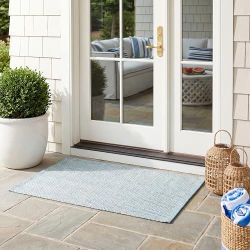 SAFAVIEH Outdoor Accent Rug 2'x3'7" by Unknown