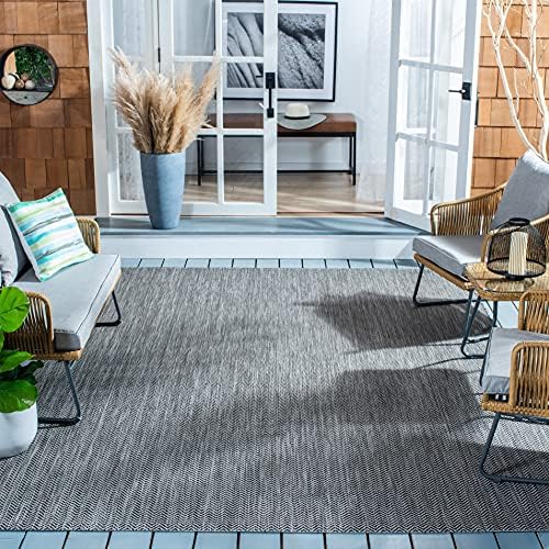 SAFAVIEH Outdoor Round Rug 4' by Unknown